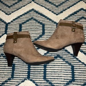 Women’s size 8.5 ankle booties